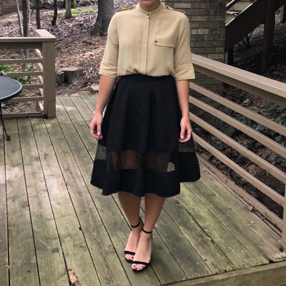 🚨STEAL🚨 Club Monaco 100% Silk Top